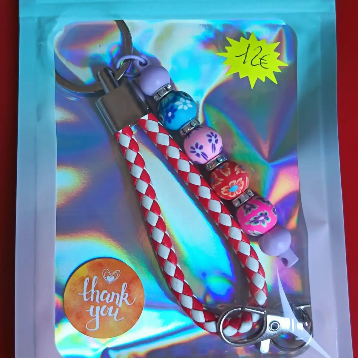 Porte clés perles avec attache en cuir